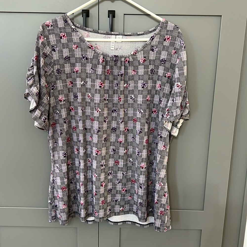 {Elle}Sz XL Blk/Wht Tiny Houndstooth w/purple flowers